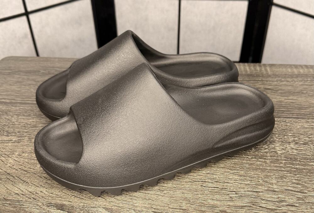 Yeezy YZY YS-01 Black Men’s 9 Slides Sandals w/ Dust Bag